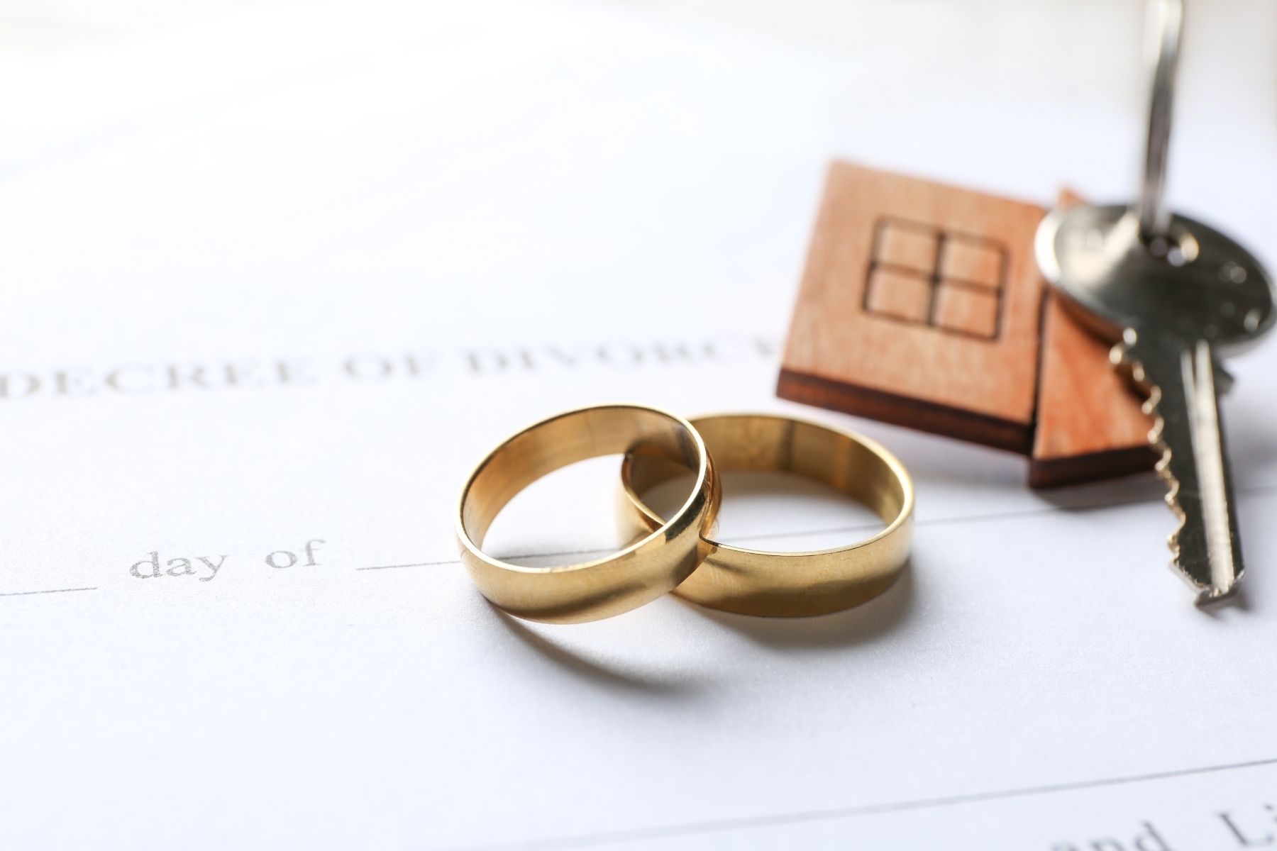 Divorce can mean fast decluttering