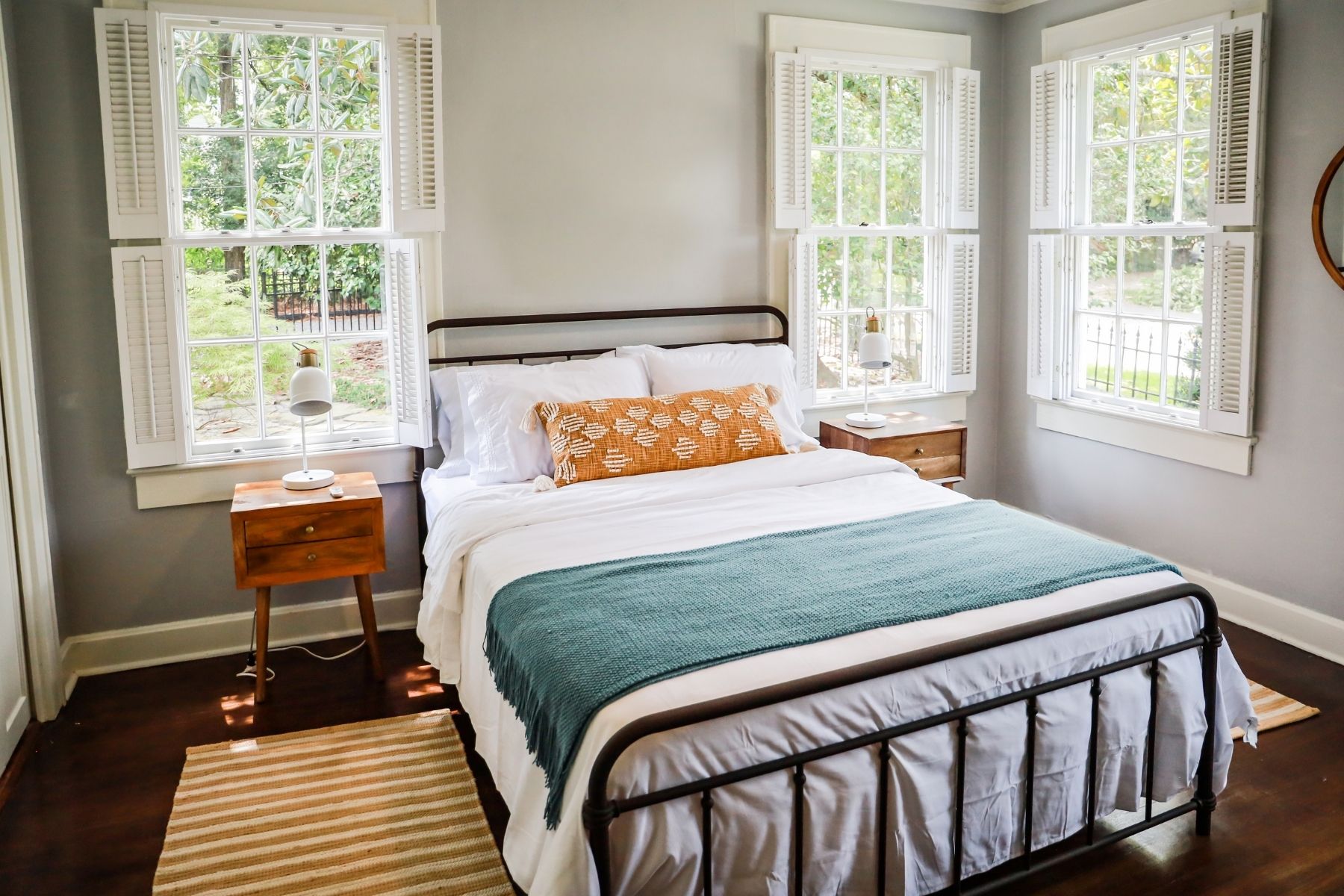 Downsize the things in your guest room